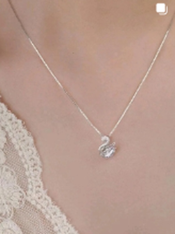 Post 3: Collar Cisne